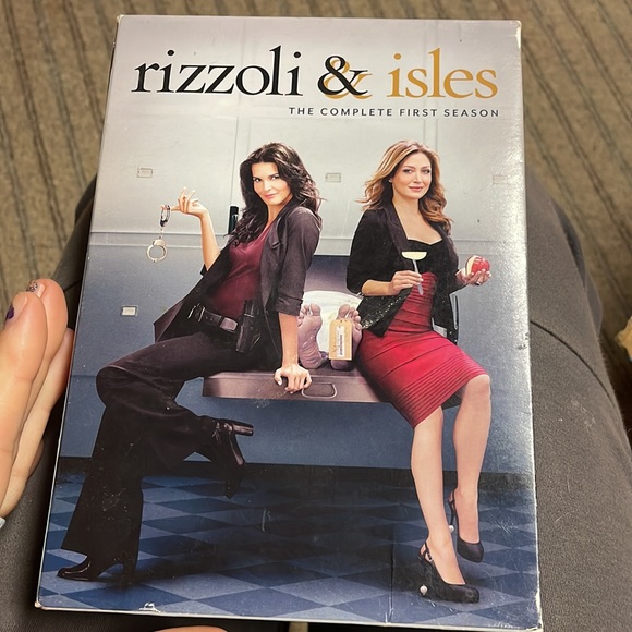 Rizzoli and Isles DVD sets season 1 and 4! - Picture 2 of 3
